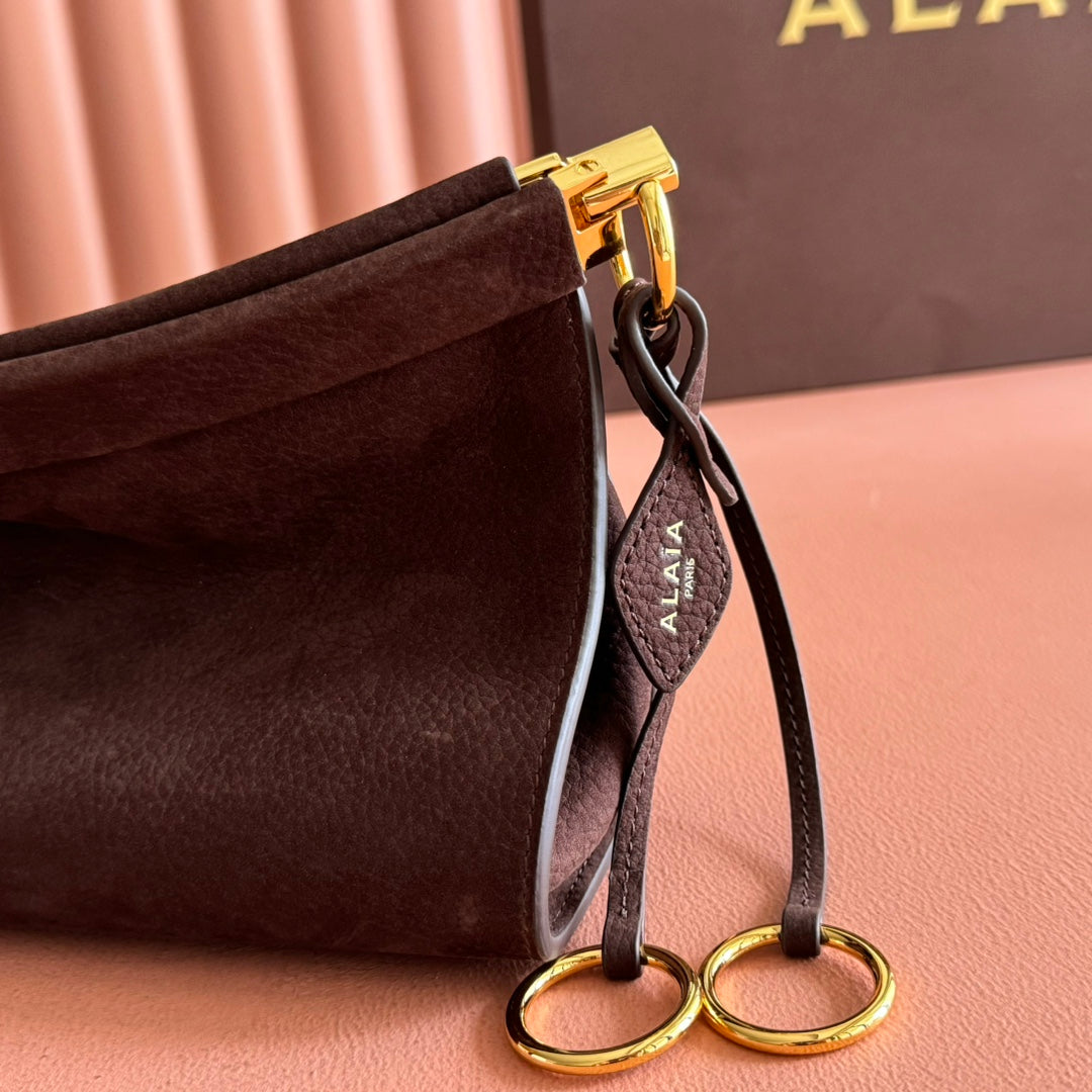 ALAIA 26S LE CLICK BAG 30 IN DARK BROWN GRAINED CALFSKIN