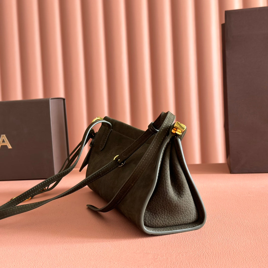 ALAIA 26S LE CLICK BAG 25 IN DARK MOSS GREEN GRAINED CALFSKIN