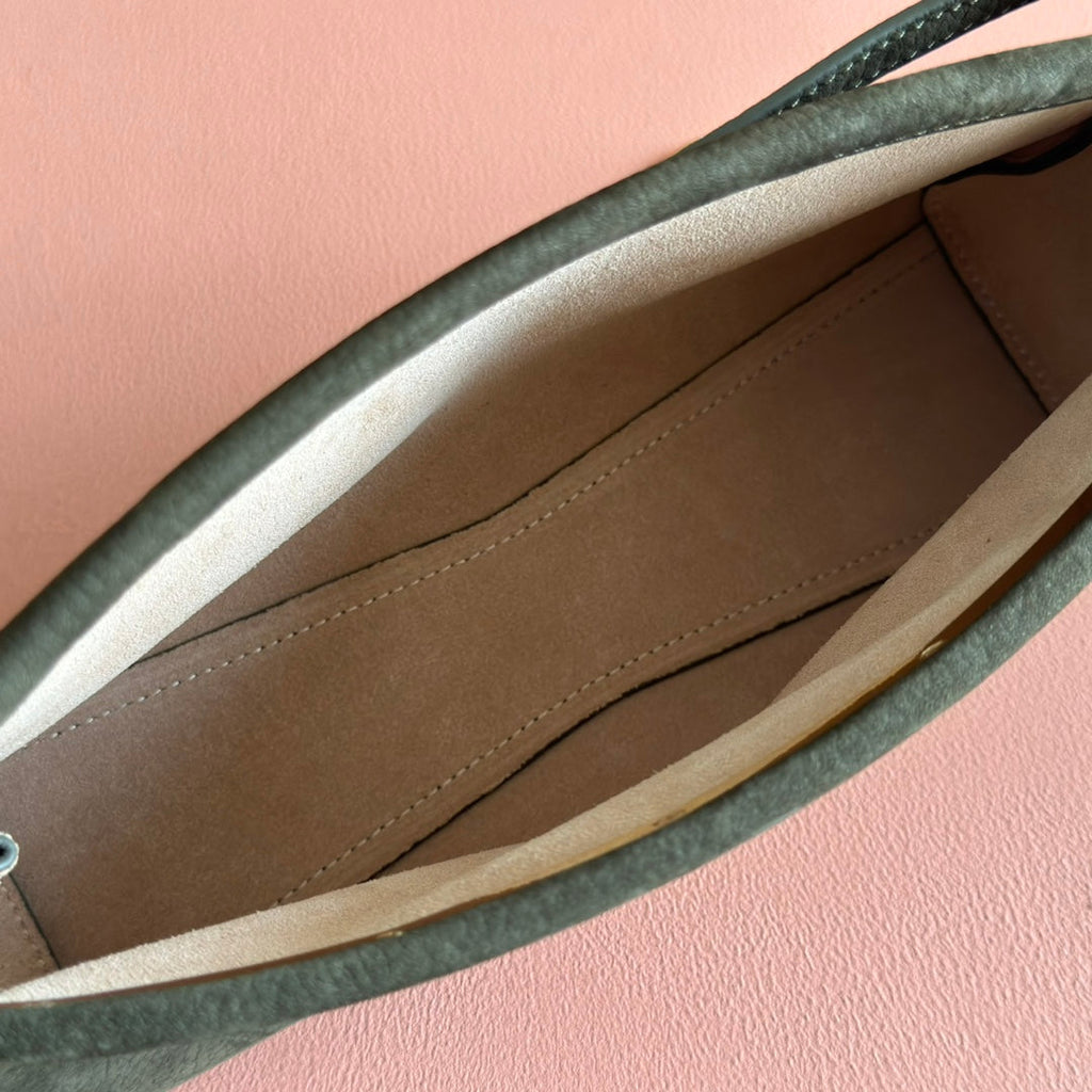 ALAIA 26S LE CLICK BAG 25 IN DARK MOSS GREEN GRAINED CALFSKIN