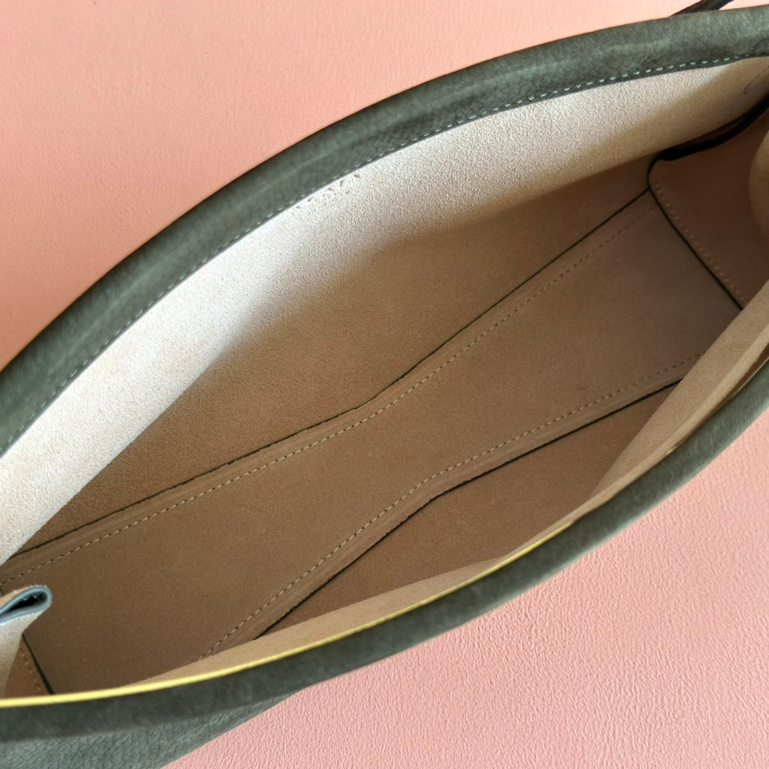 ALAIA 26S LE CLICK BAG 30 IN DARK MOSS GREEN GRAINED CALFSKIN