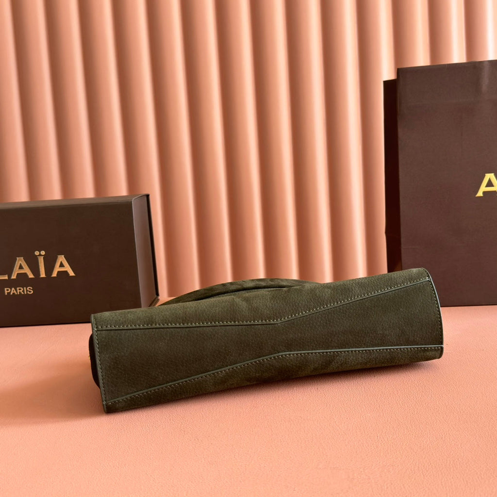 ALAIA 26S LE CLICK BAG 30 IN DARK MOSS GREEN GRAINED CALFSKIN