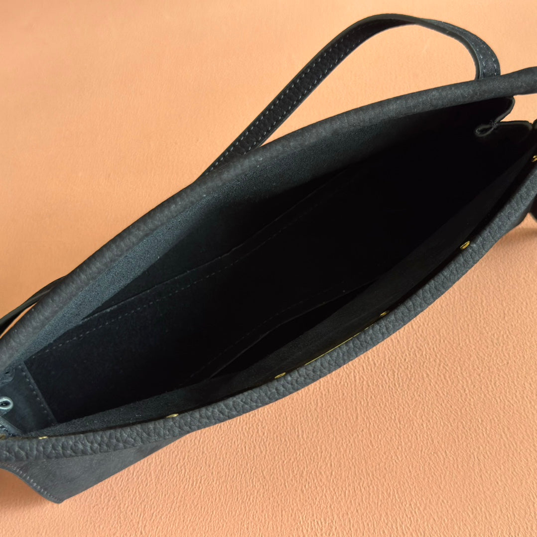 ALAIA 26S LE CLICK BAG 25 IN BLACK GRAINED CALFSKIN