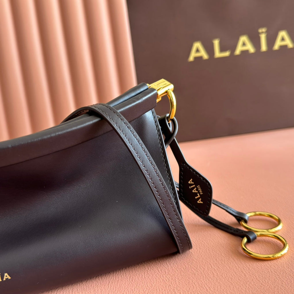 ALAIA 26S LE CLICK BAG 25 IN BROWN NEAR BLACK CALFSKIN