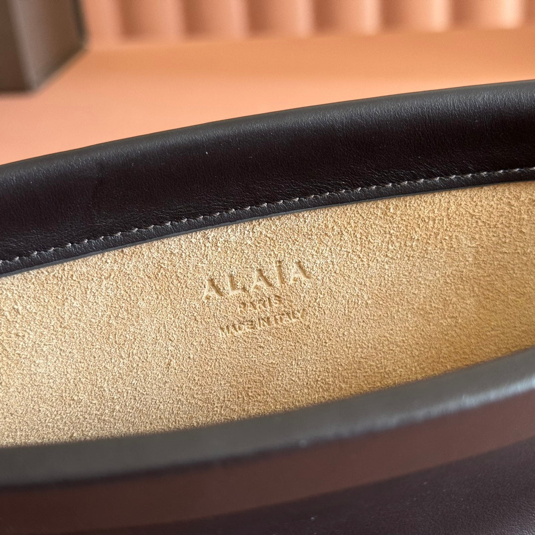 ALAIA 26S LE CLICK BAG 25 IN BROWN NEAR BLACK CALFSKIN