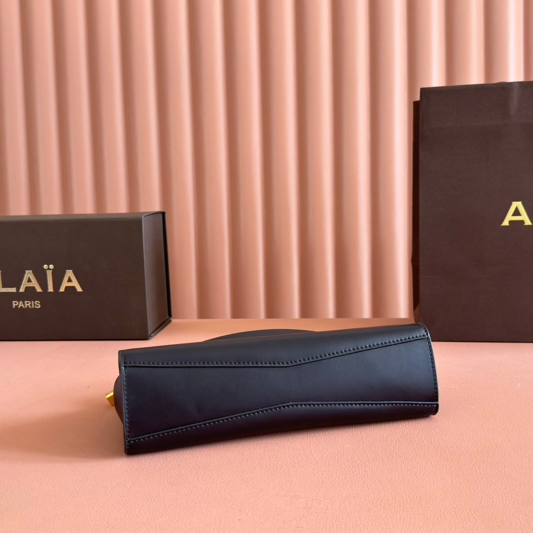 ALAIA 26S LE CLICK BAG 25 IN BROWN NEAR BLACK CALFSKIN