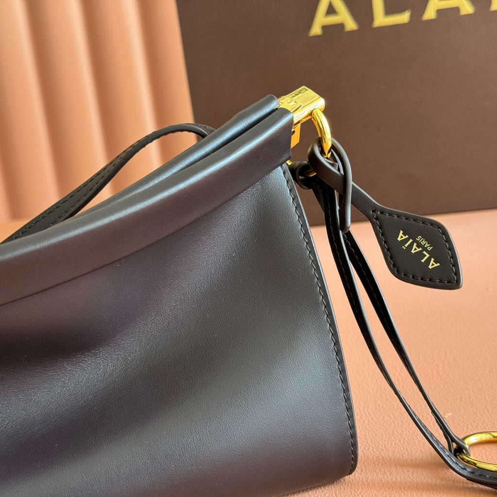 ALAIA 26S LE CLICK BAG 30 IN BROWN NEAR BLACK CALFSKIN
