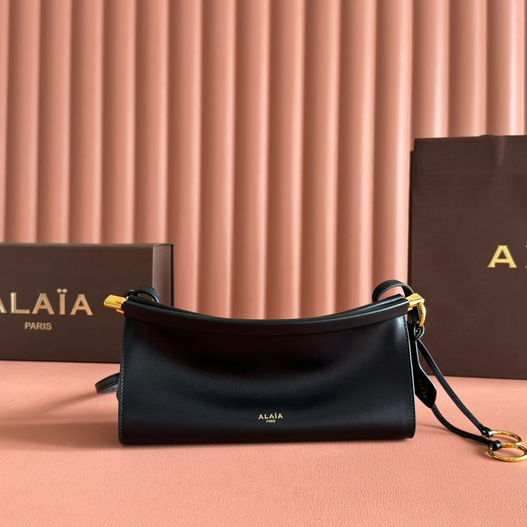 ALAIA 26S LE CLICK BAG 25 IN BLACK CALFSKIN