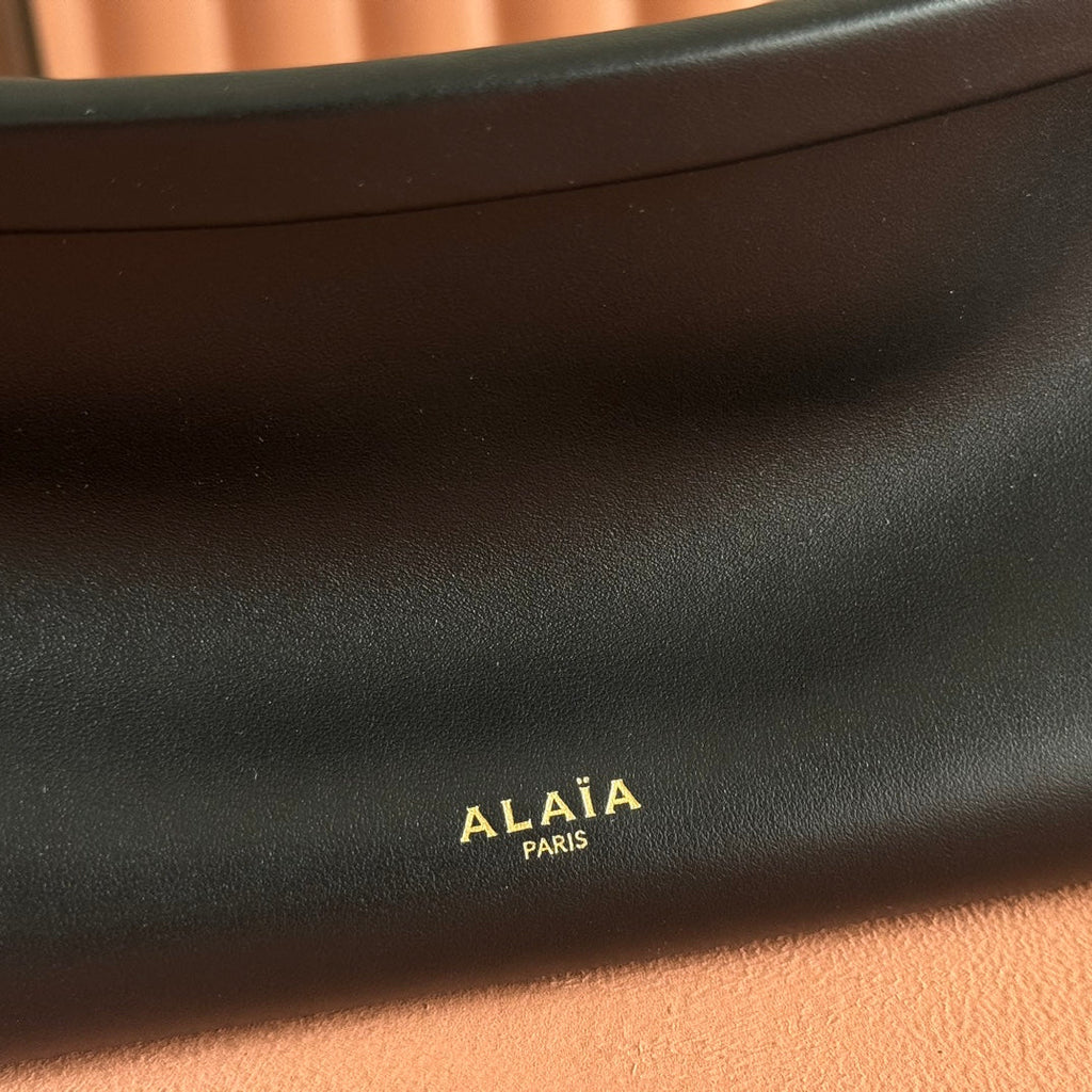 ALAIA 26S LE CLICK BAG 25 IN BLACK CALFSKIN