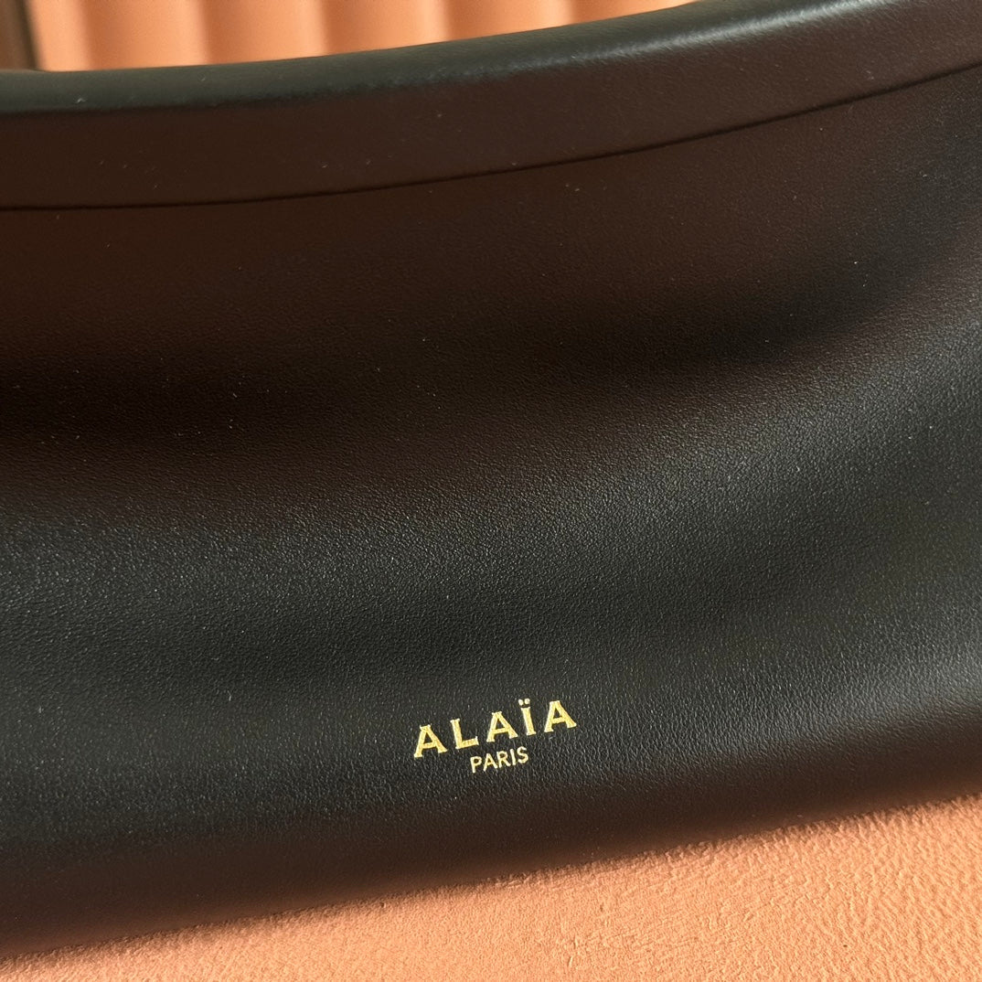ALAIA 26S LE CLICK BAG 25 IN BLACK CALFSKIN