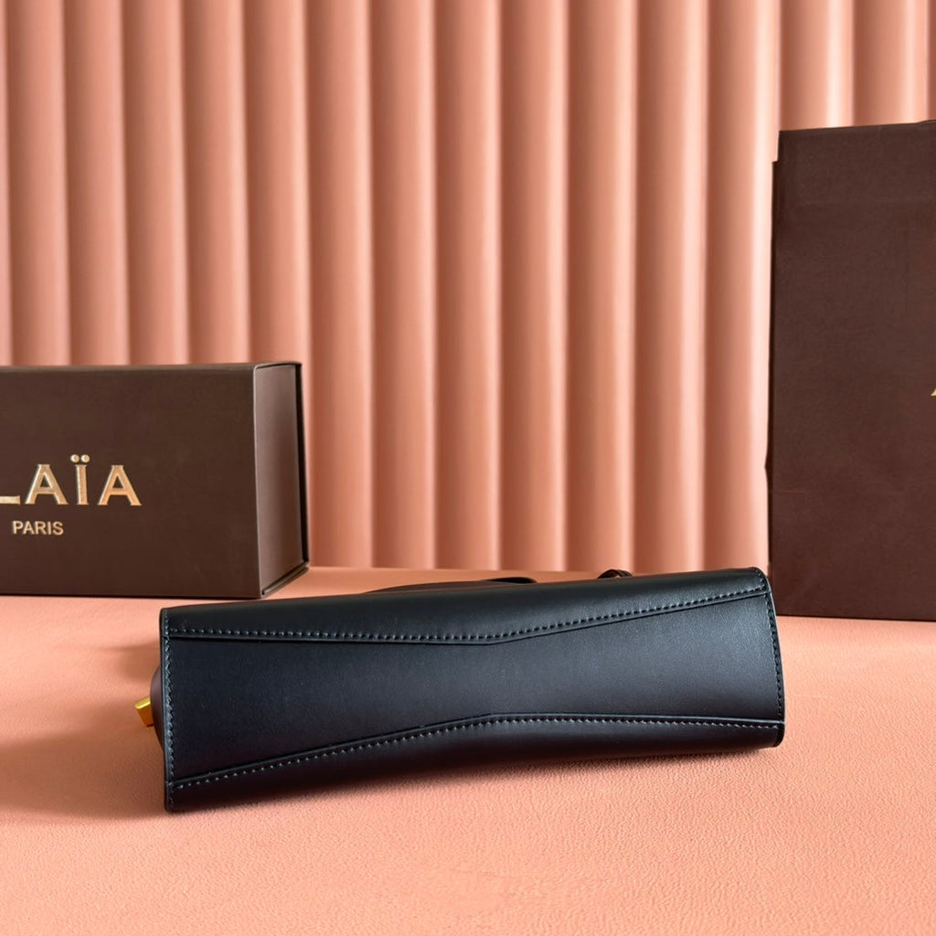 ALAIA 26S LE CLICK BAG 25 IN BLACK CALFSKIN