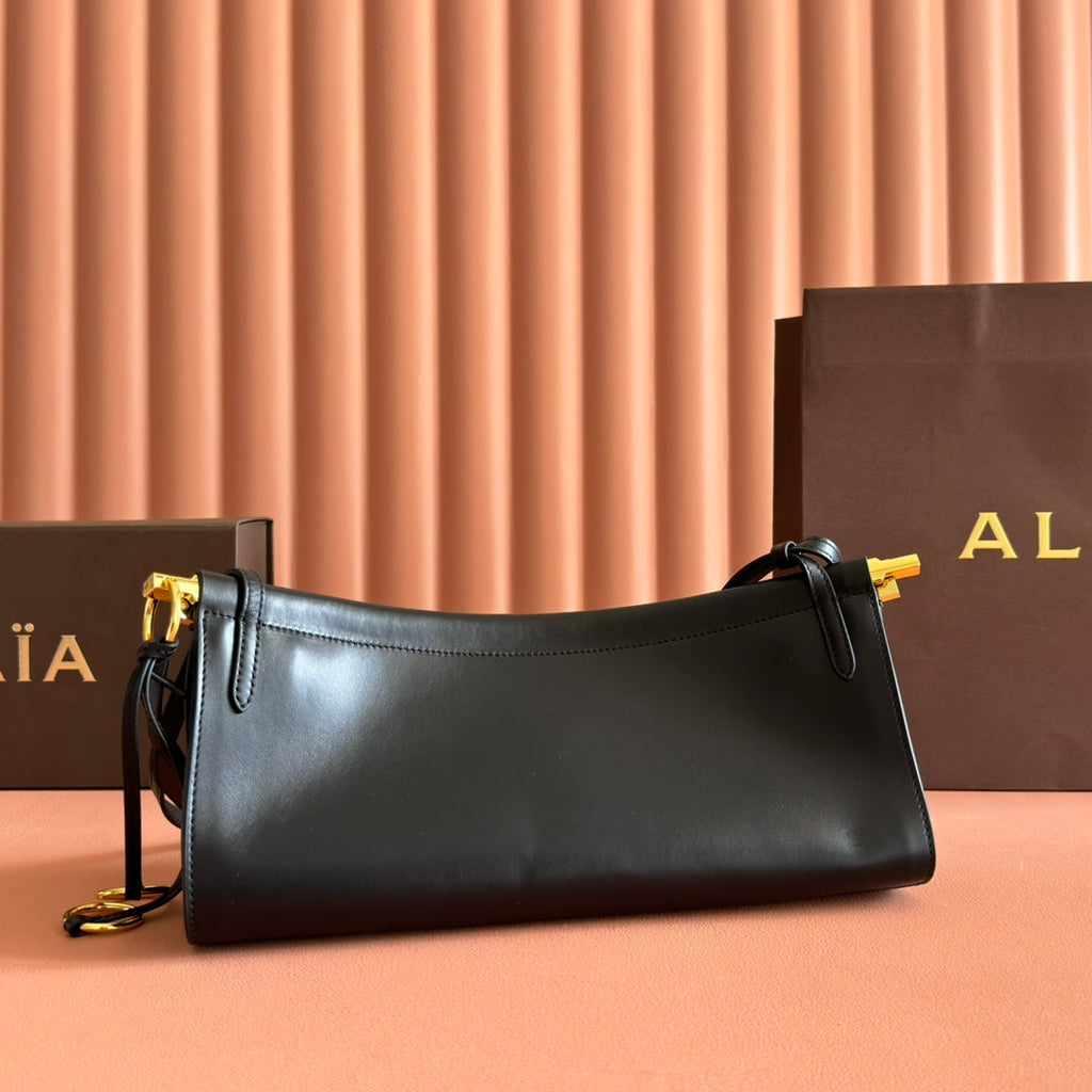 ALAIA 26S LE CLICK BAG 30 IN BLACK CALFSKIN