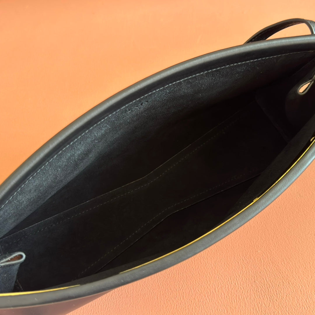 ALAIA 26S LE CLICK BAG 30 IN BLACK CALFSKIN