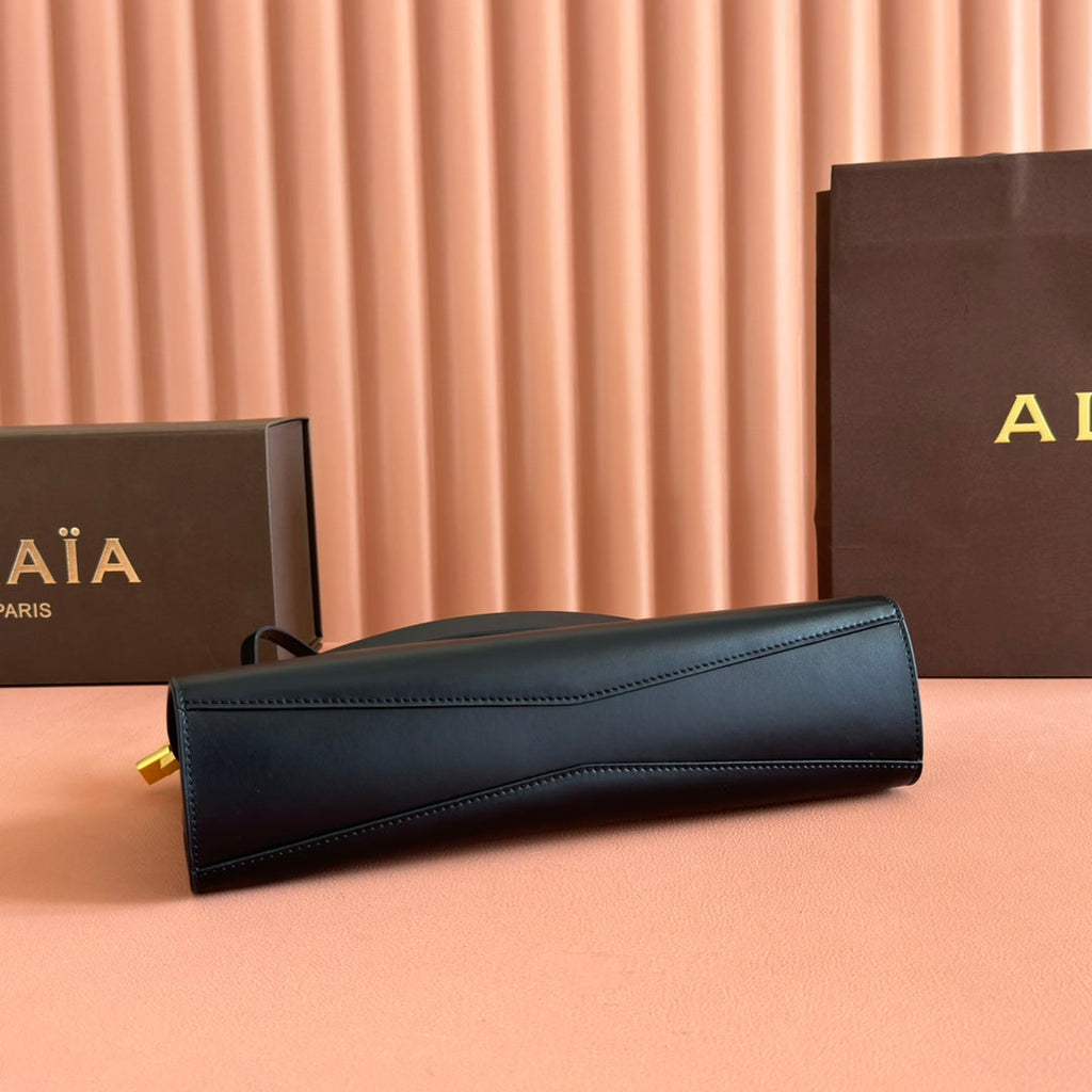 ALAIA 26S LE CLICK BAG 30 IN BLACK CALFSKIN