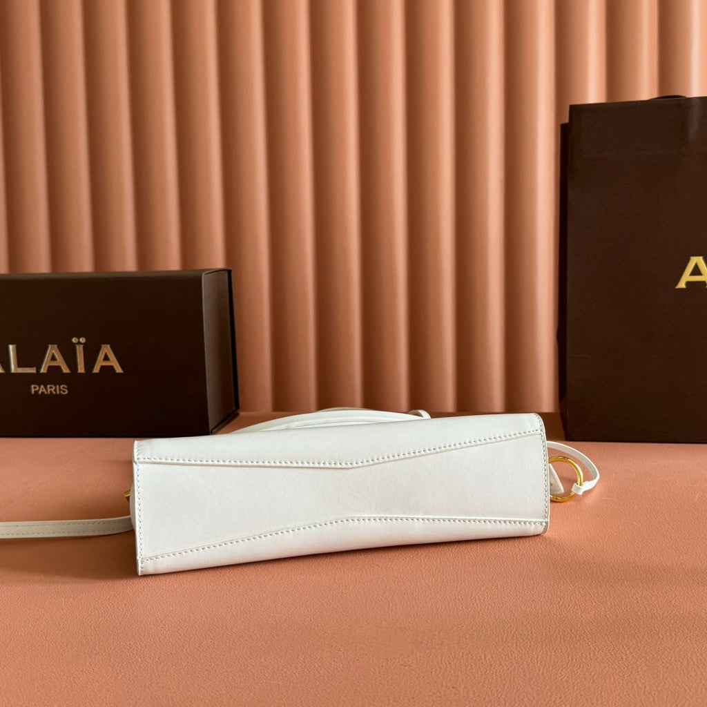 ALAIA 26S LE CLICK BAG 25 IN WHITE CALFSKIN