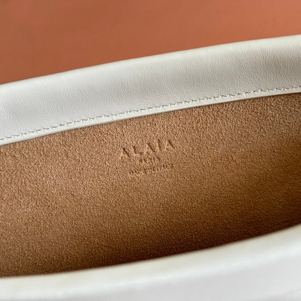 ALAIA 26S LE CLICK BAG 30 IN WHITE CALFSKIN