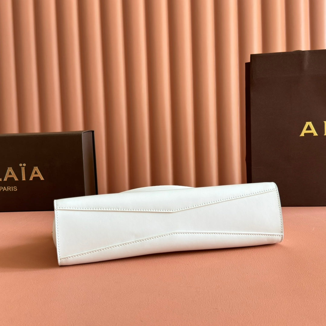 ALAIA 26S LE CLICK BAG 30 IN WHITE CALFSKIN
