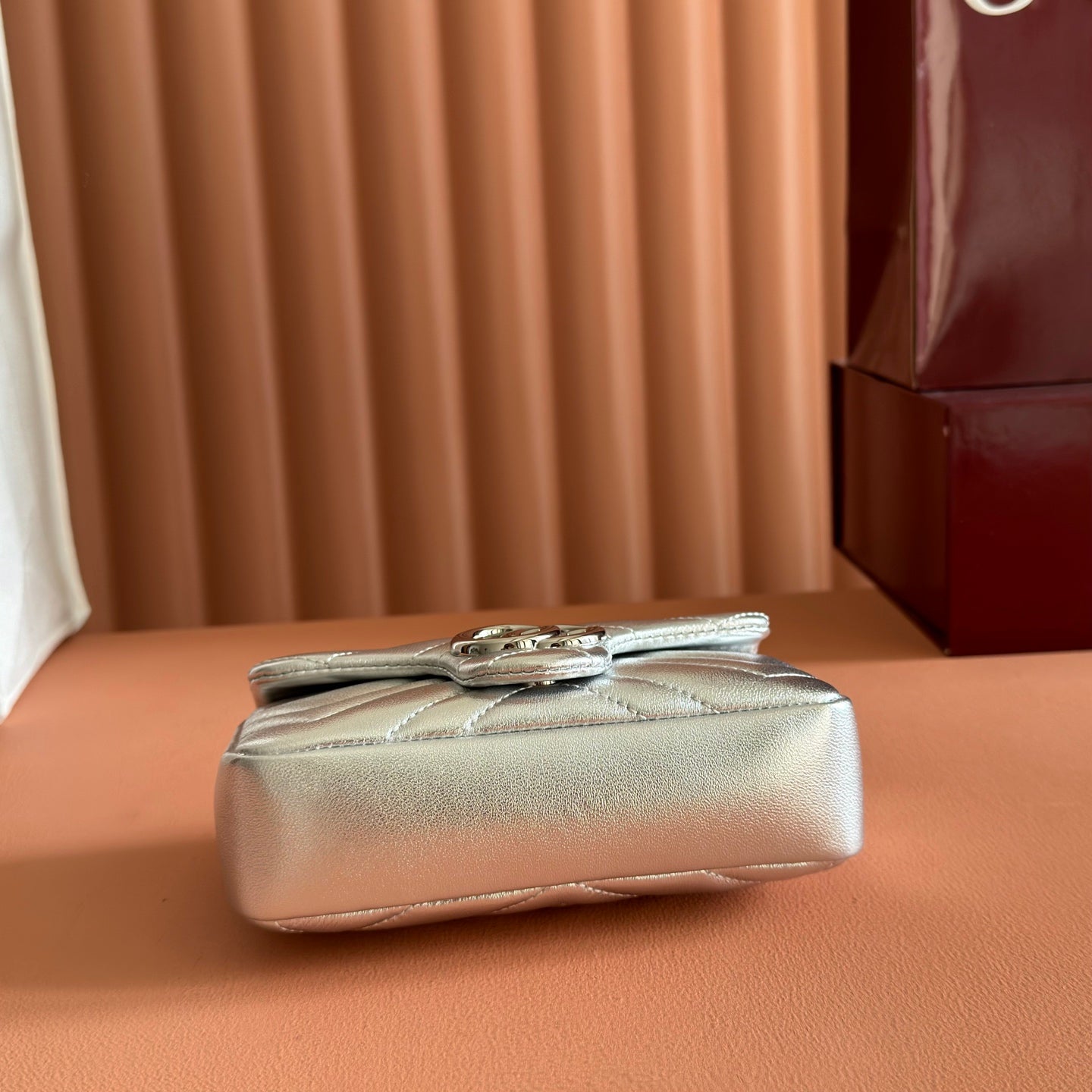 GUCCI 26S GG MARMONT BAG 16 IN SILVER LAMBSKIN