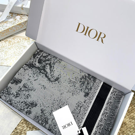 DIOR 26S SCARF 140 IN CASHMERE AND SILK 513541