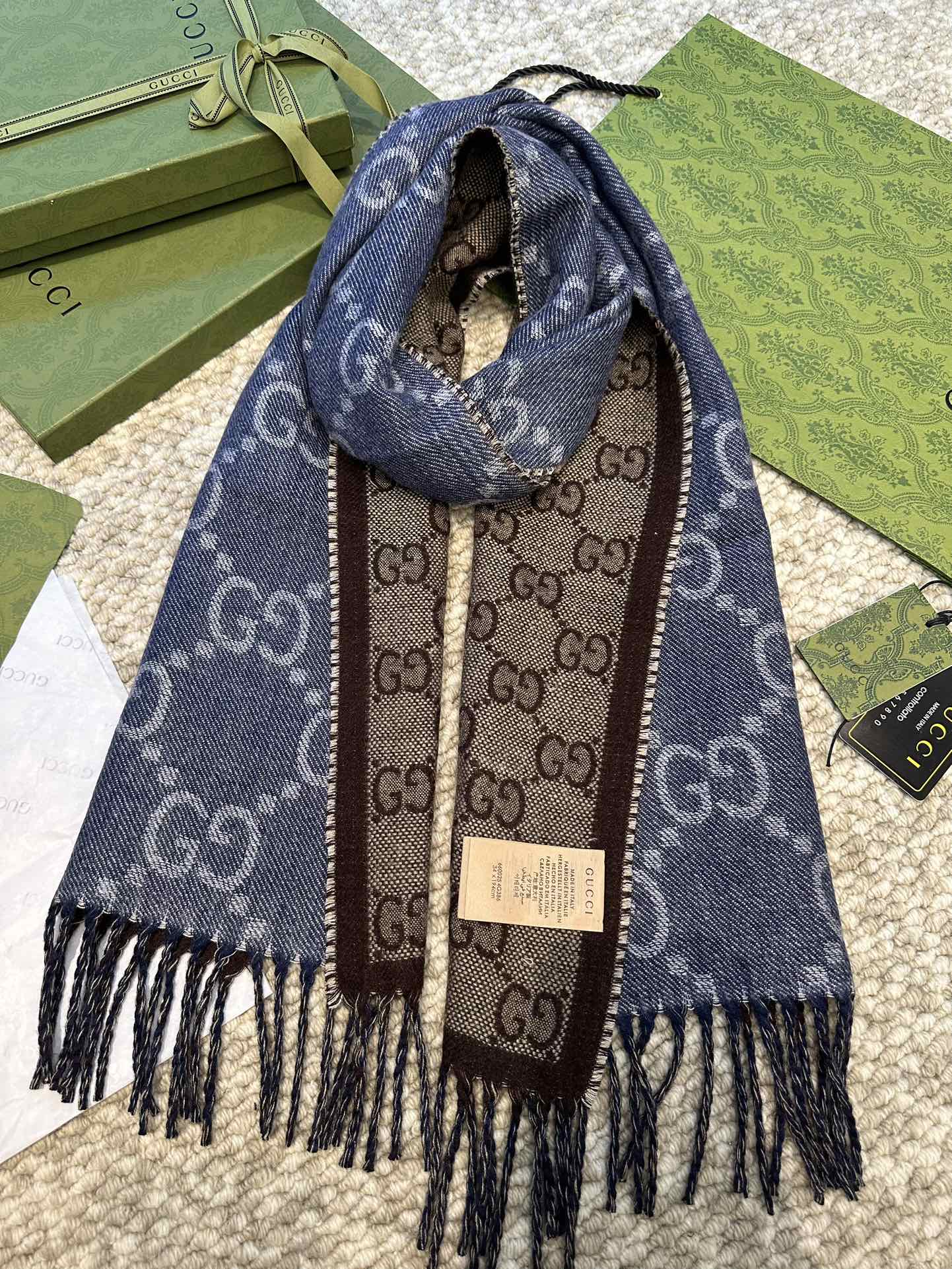 GUCCI 26S SCARF IN CASHMERE 316615