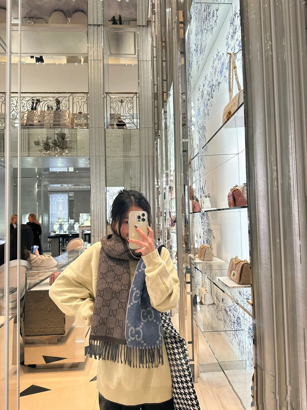 GUCCI 26S SCARF IN CASHMERE 316615