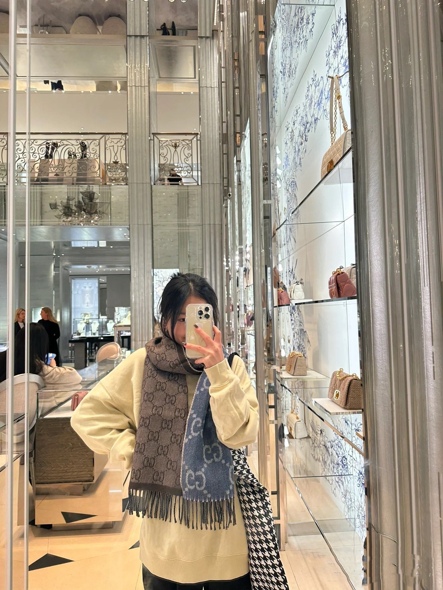 GUCCI 26S SCARF IN CASHMERE 316615