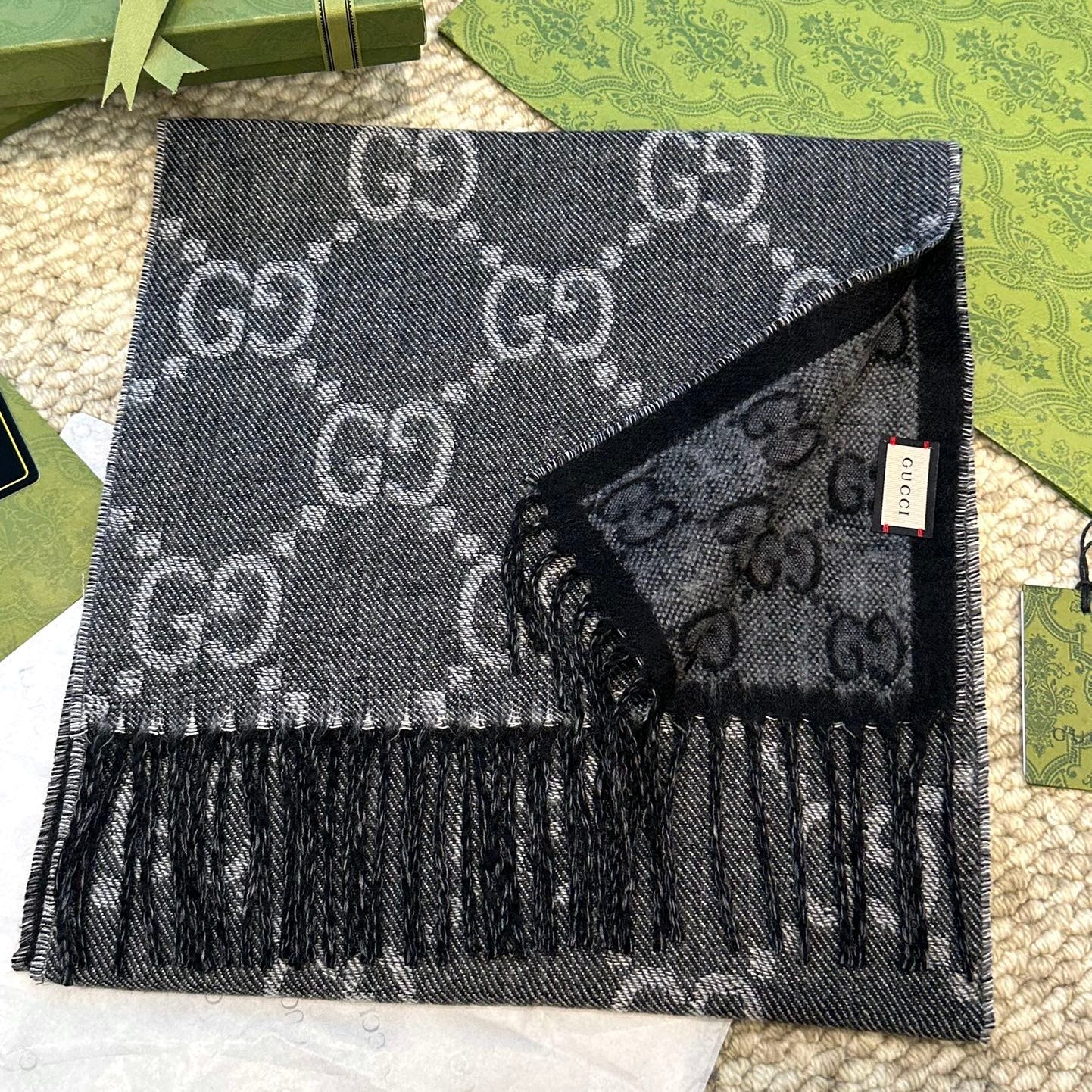 GUCCI 26S SCARF IN CASHMERE 316614