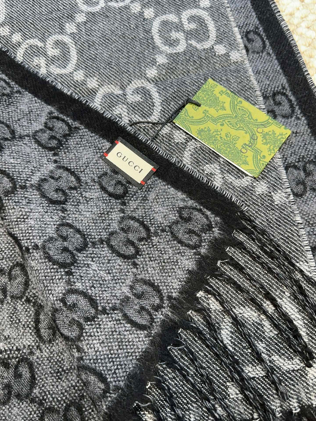GUCCI 26S SCARF IN CASHMERE 316614