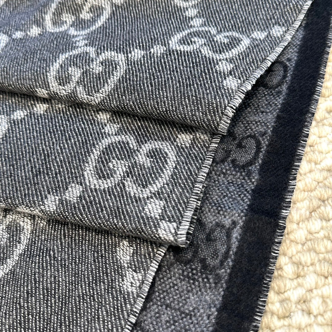GUCCI 26S SCARF IN CASHMERE 316614