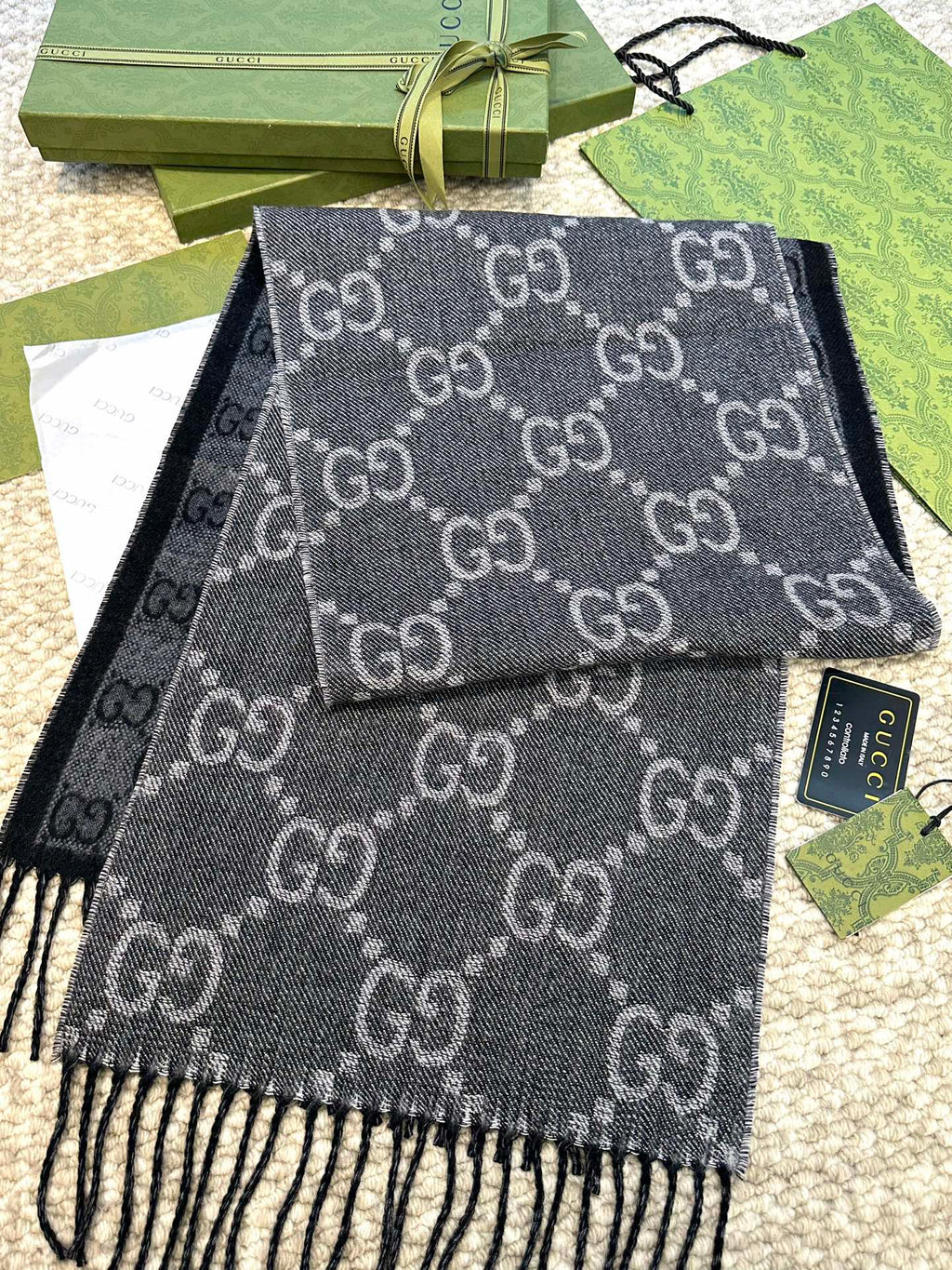 GUCCI 26S SCARF IN CASHMERE 316614