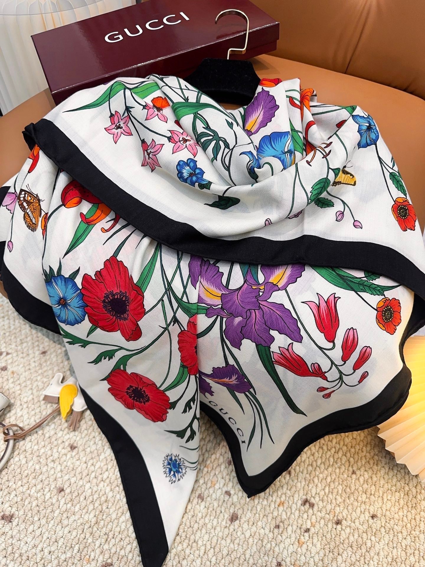 GUCCI 26S SCARF 140 IN CASHMERE AND SILK 863992