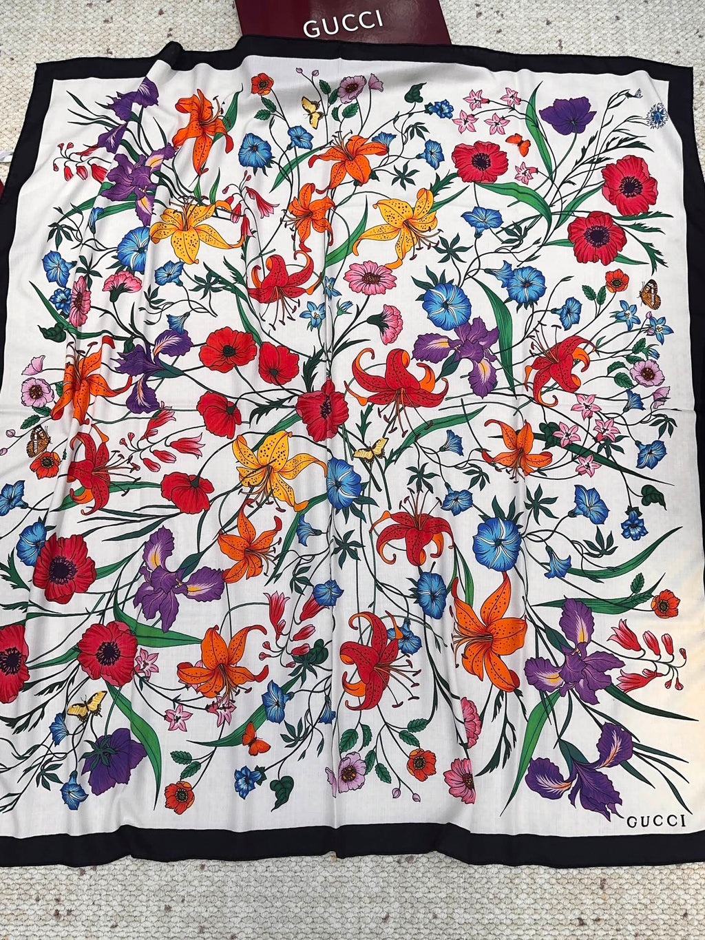 GUCCI 26S SCARF 140 IN CASHMERE AND SILK 863992