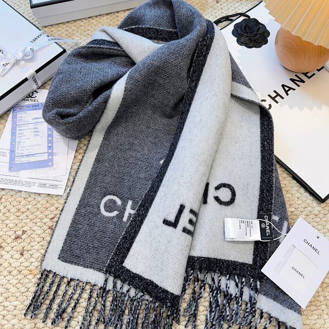 CHANEL 25S SCARF 184 CM IN MERINO WOOL 943170