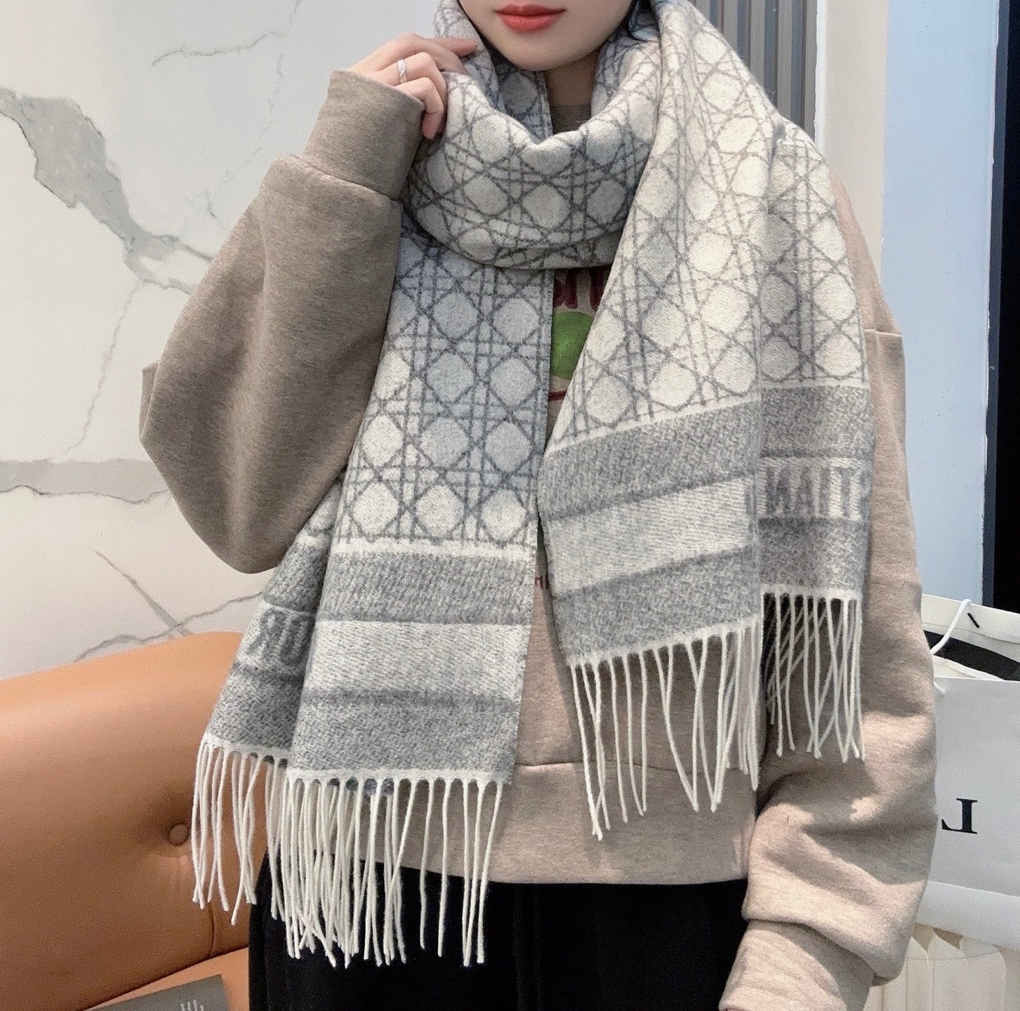 DIOR 26S SCARF 202CM IN CASHMERE 136514