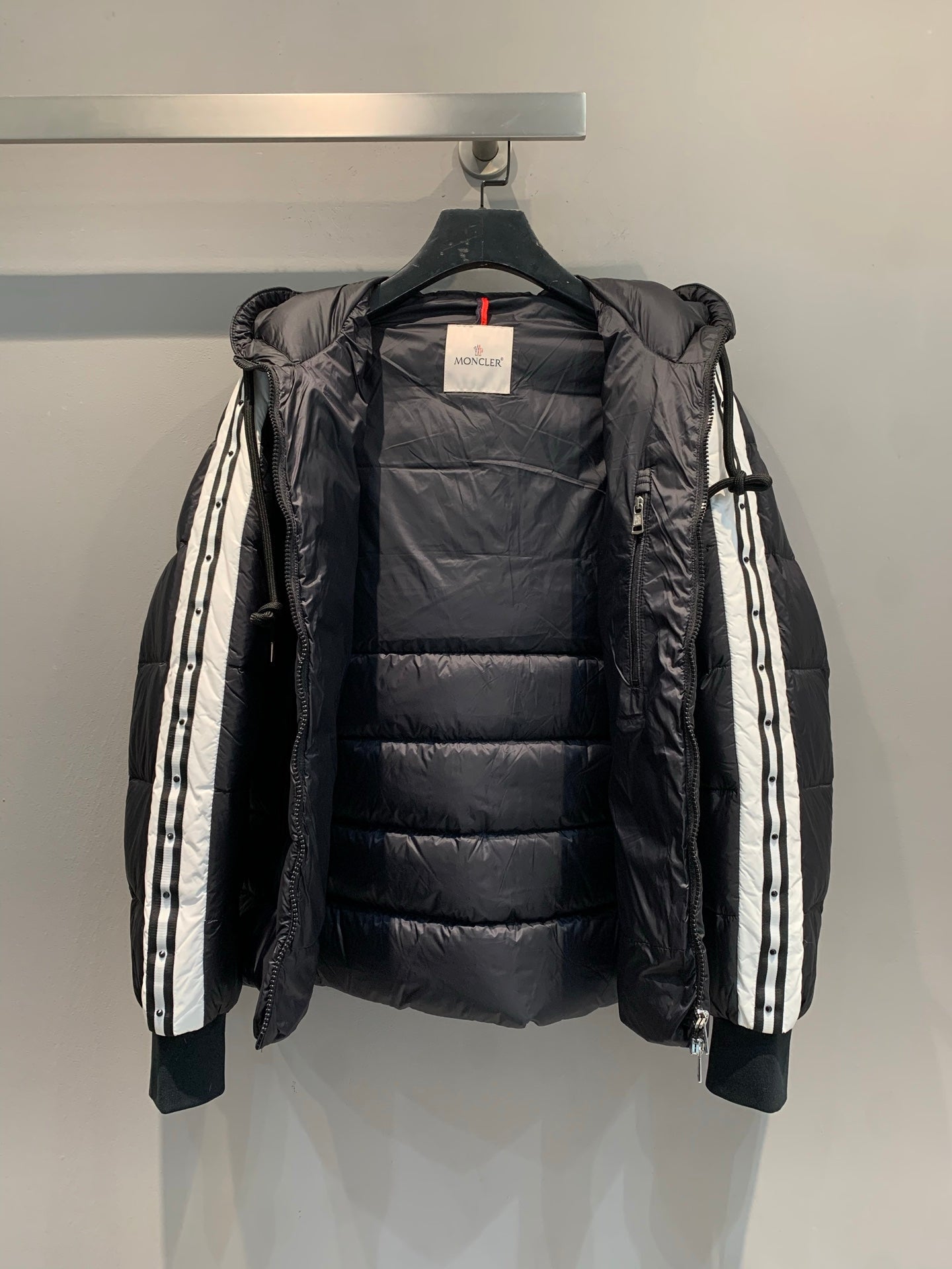 MONCLER 25S DOWN JACKET 371