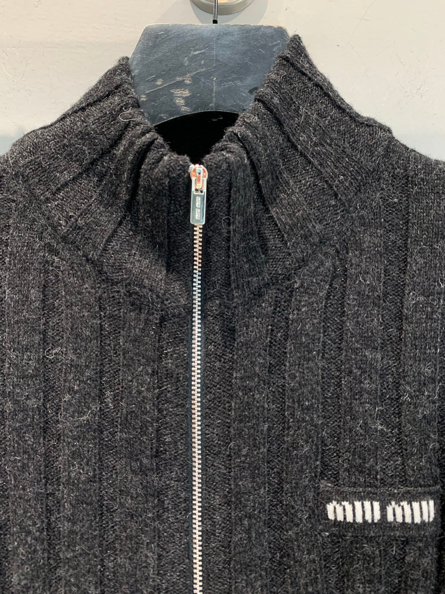 MIUMIU CARDIGAN STYLE 753