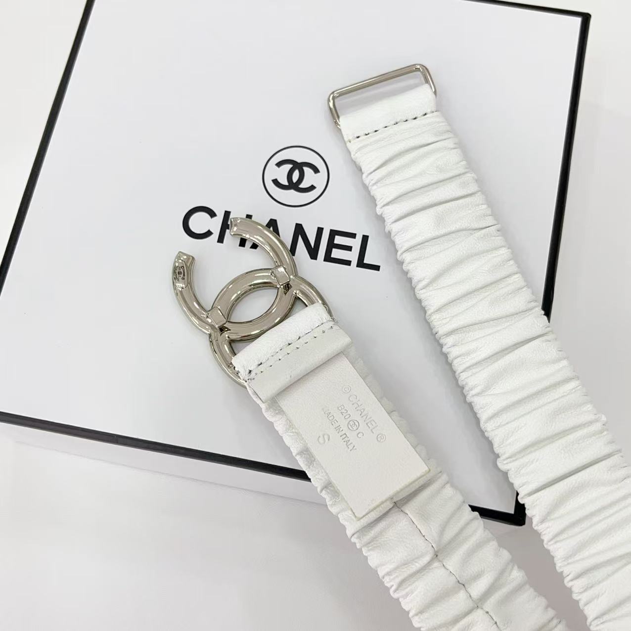 DOUBLE C ELASTIC BELT 30MM IN WHITE CALFSKIN SILVER HARDWARE