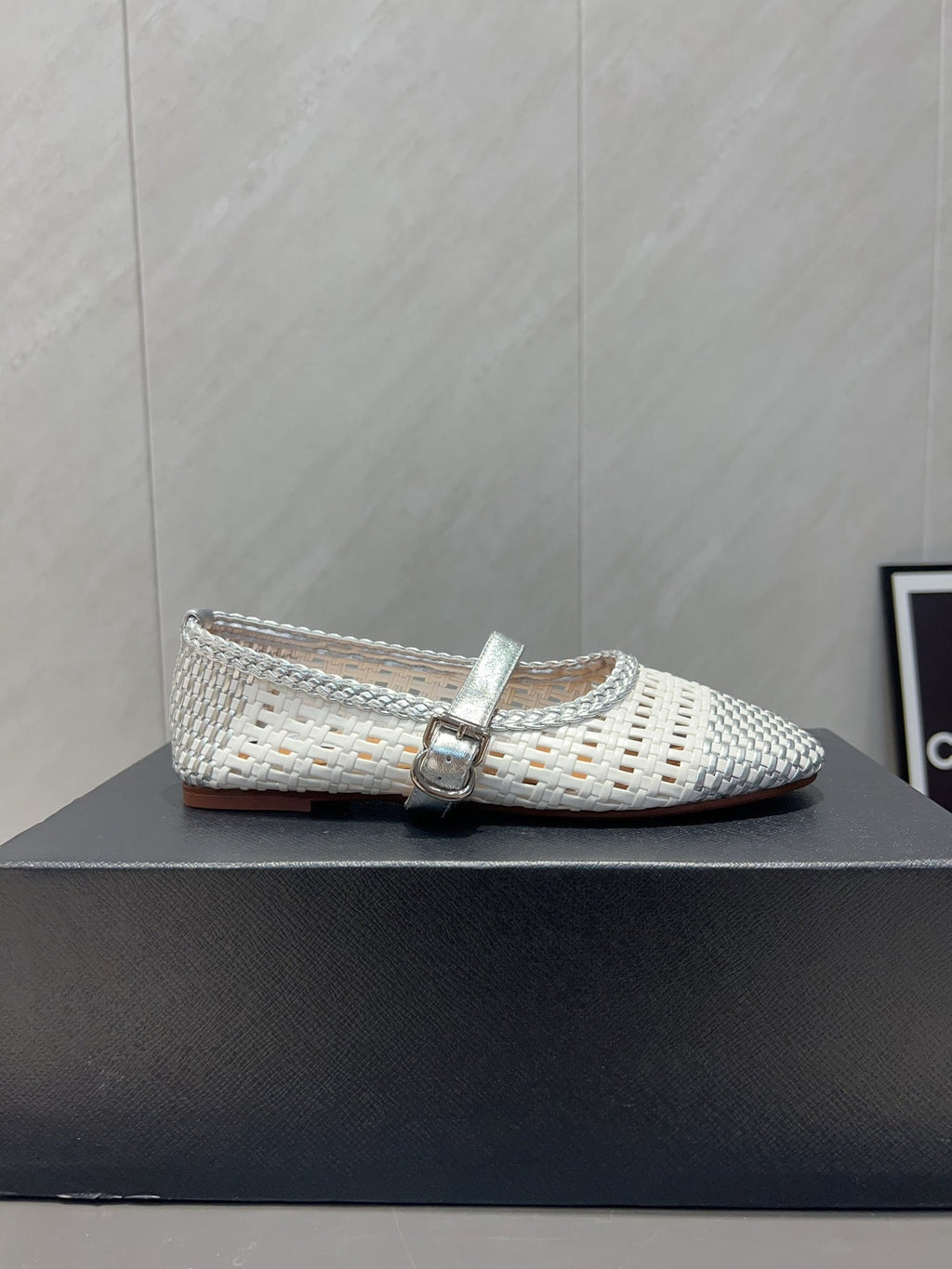 ALAIA MARY JANE FLATS WOVEN PATTERN 25S IN WHITE MIX GREY CALFSKIN