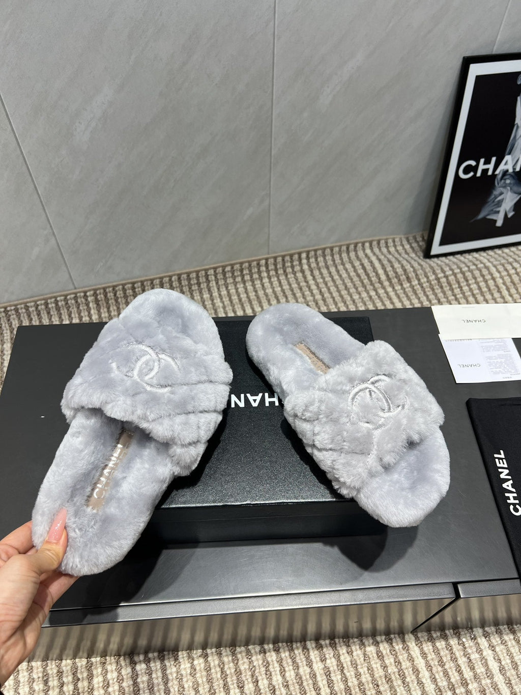 CHANEL 25S SLIPPERS IN LIGHT GRAY FUR