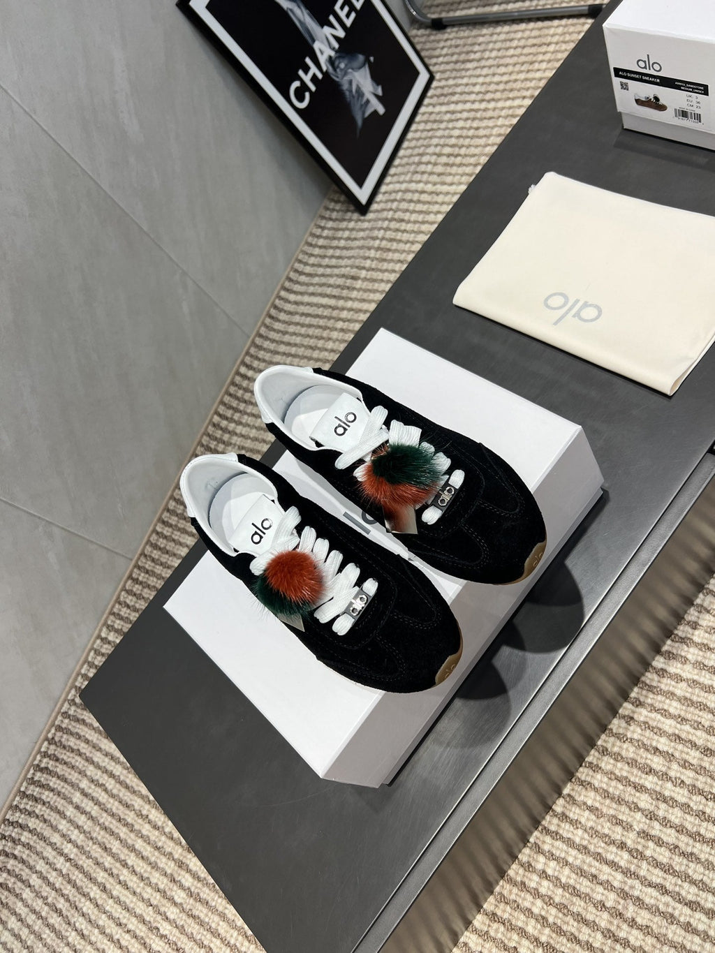 ALO 25S SUNSET SNEAKER IN BLACK SUEDE WITH PUFF CHARM