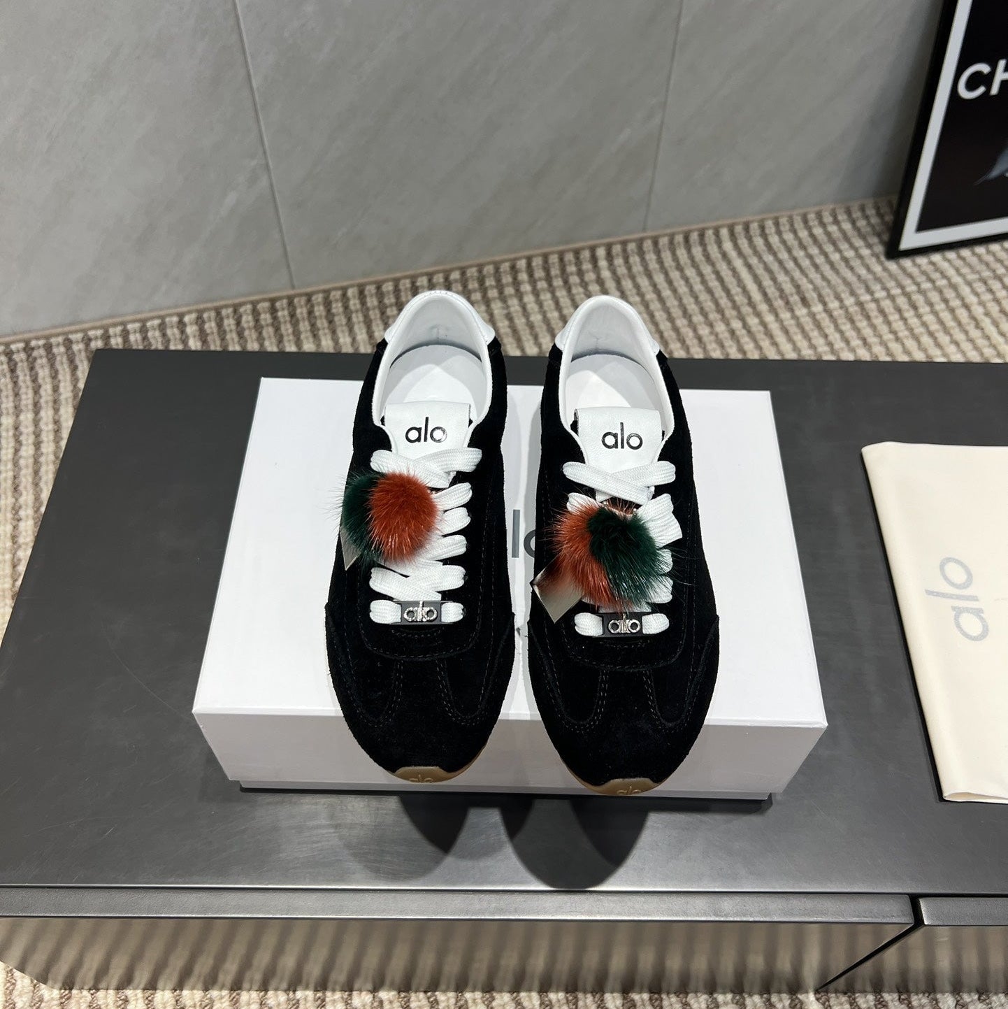 ALO 25S SUNSET SNEAKER IN BLACK SUEDE WITH PUFF CHARM