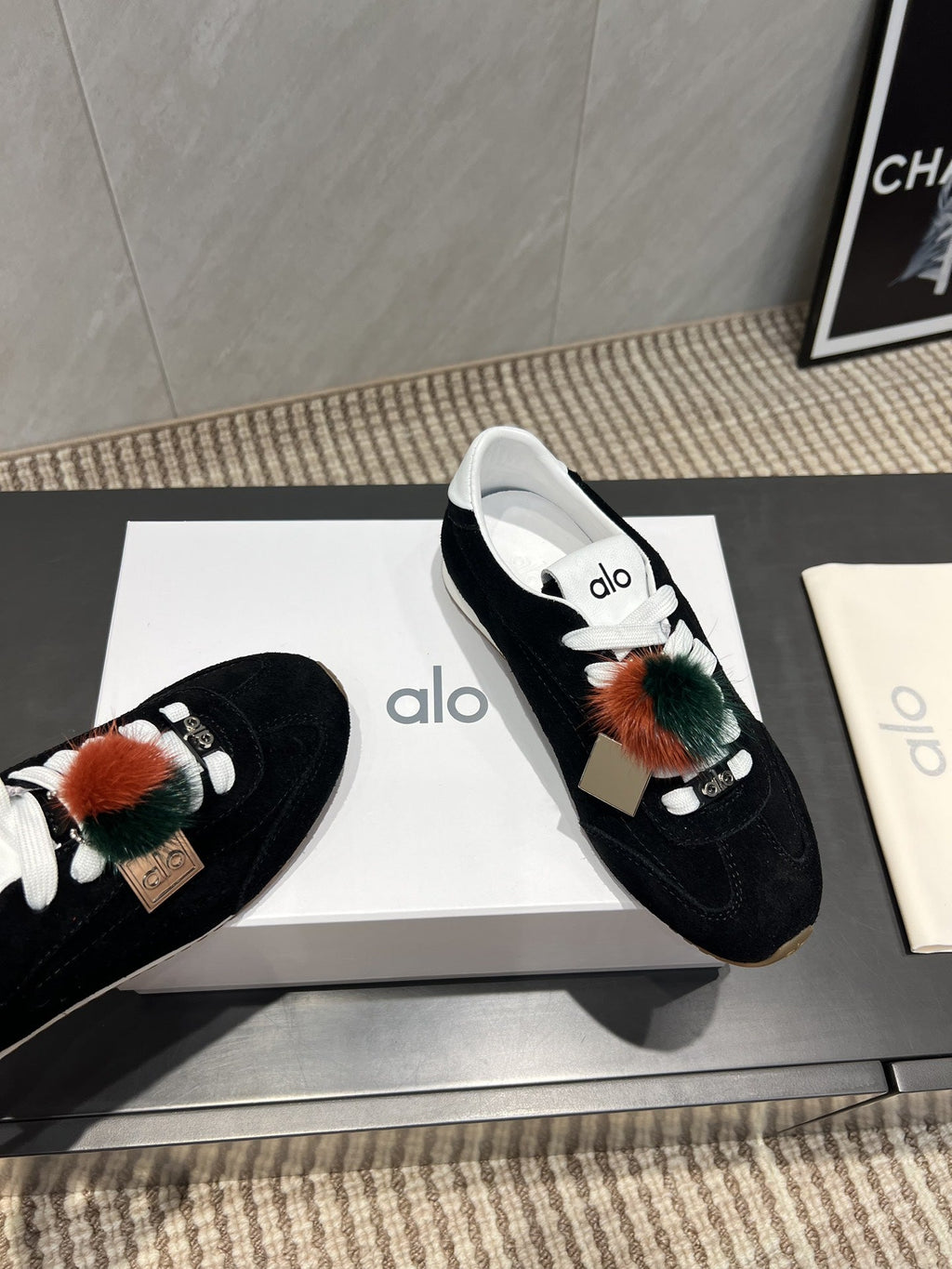 ALO 25S SUNSET SNEAKER IN BLACK SUEDE WITH PUFF CHARM