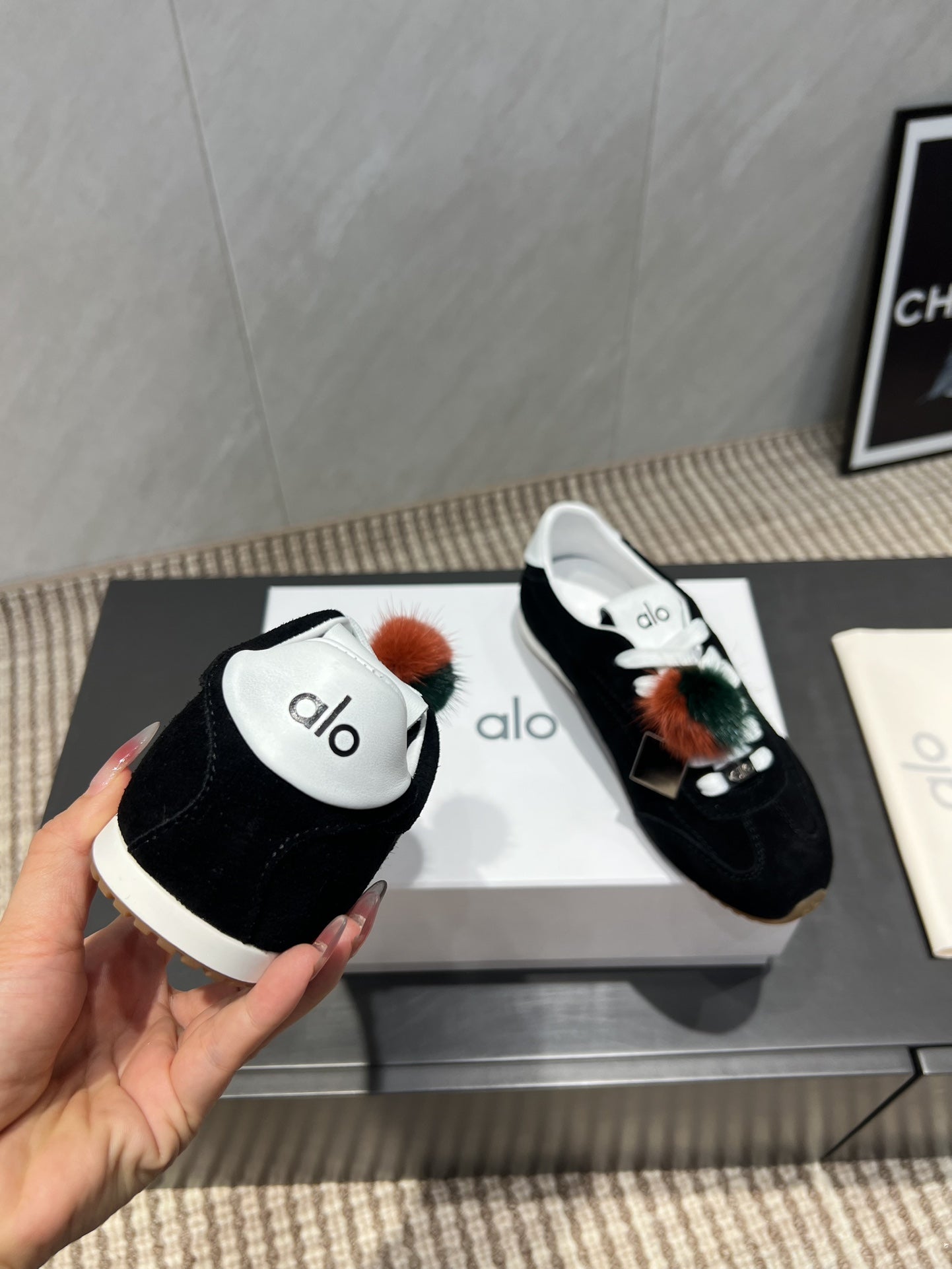 ALO 25S SUNSET SNEAKER IN BLACK SUEDE WITH PUFF CHARM