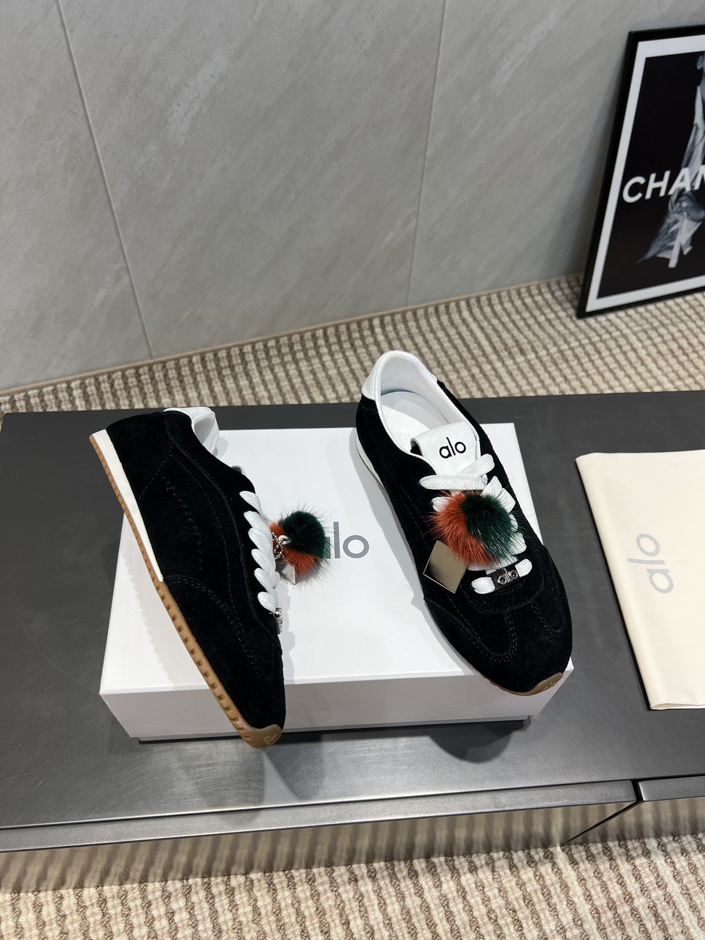 ALO 25S SUNSET SNEAKER IN BLACK SUEDE WITH PUFF CHARM