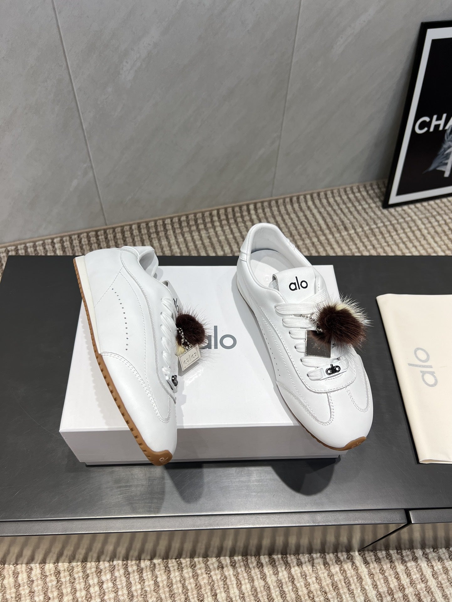 ALO 25S SUNSET SNEAKER IN WHITE LAMBSKIN WITH PUFF CHARM