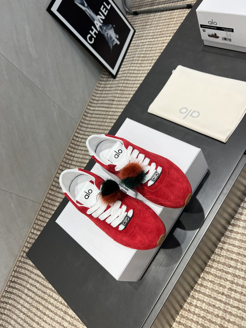 ALO 25S SUNSET SNEAKER IN RED SUEDE WITH PUFF CHARM