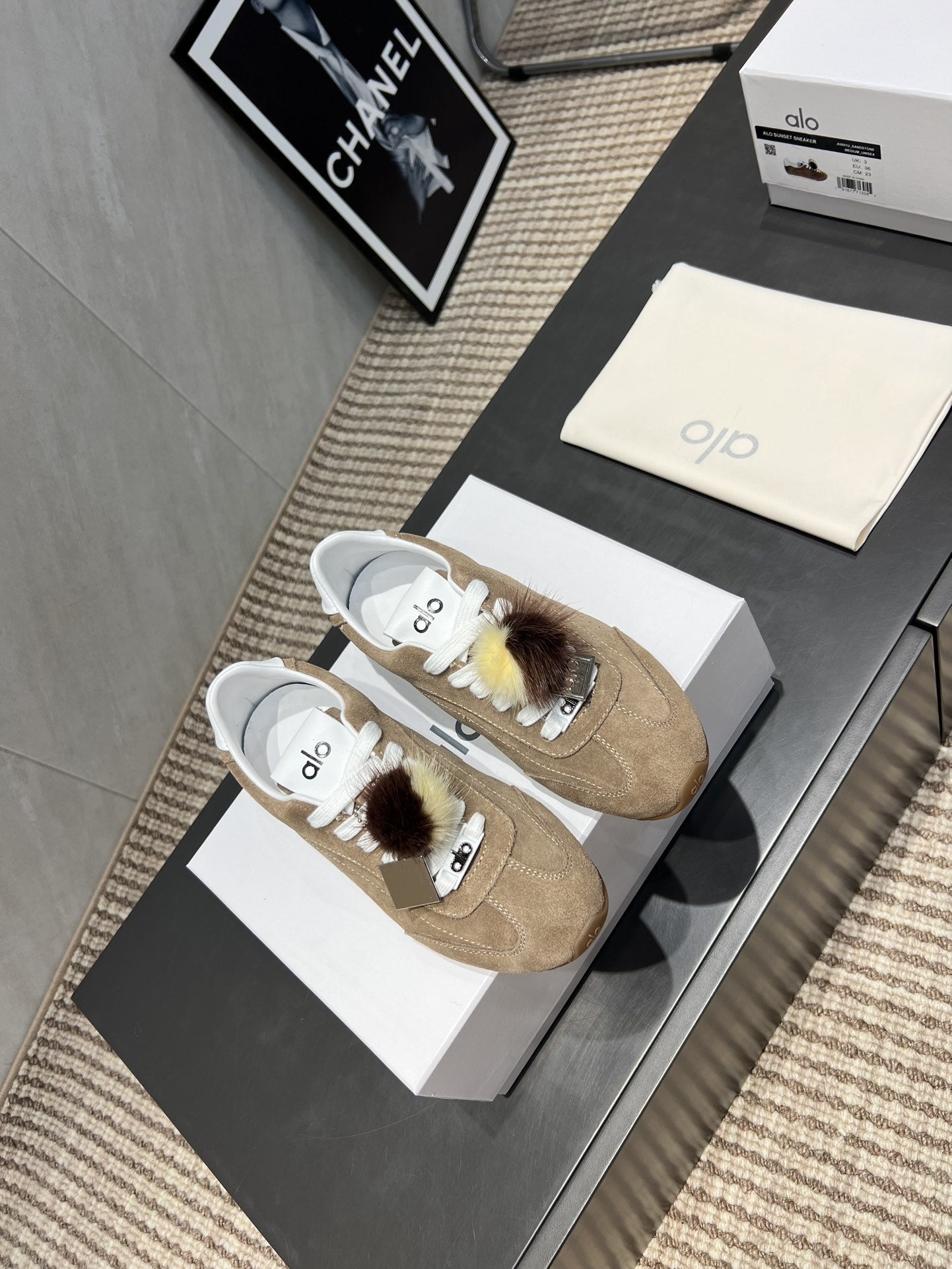 ALO 25S SUNSET SNEAKER IN SMOKY BROWN SUEDE WITH PUFF CHARM