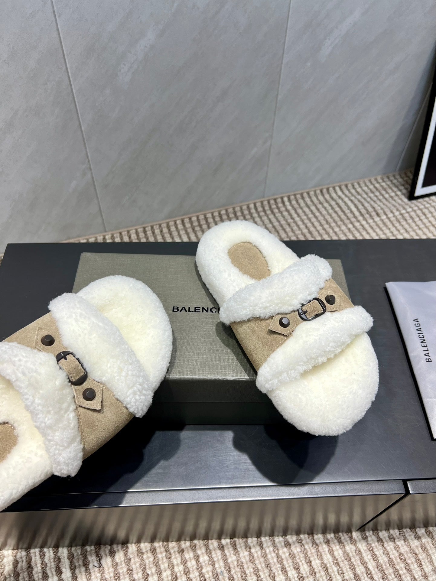 BALENCIAGA 25S SLIPPERS IN DARK BEIGE SUEDE AND WHITE WOOL