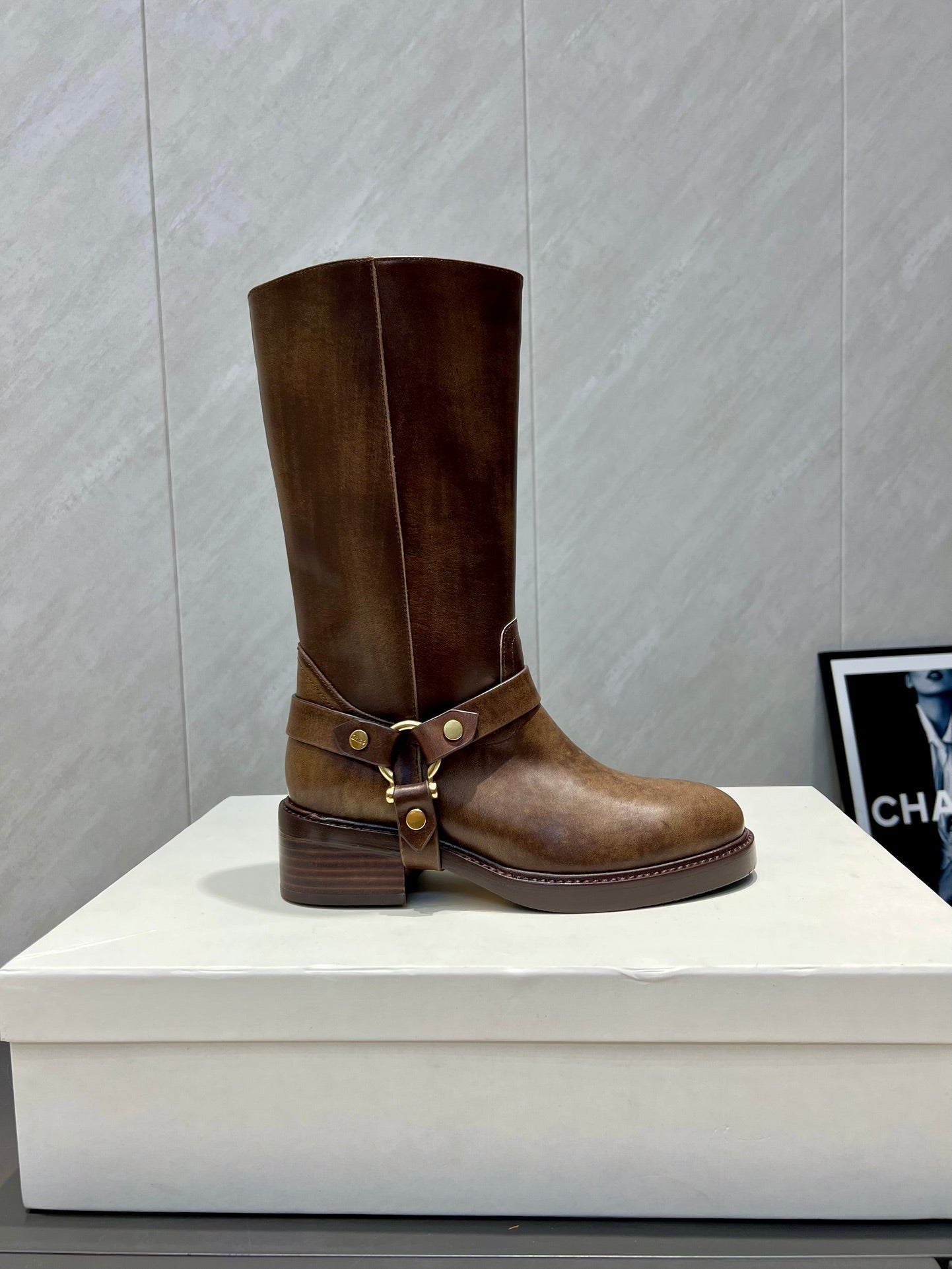 CHLOÉ 26S KNEE-HIGH BOOTS IN EARTH BROWN CALFSKIN