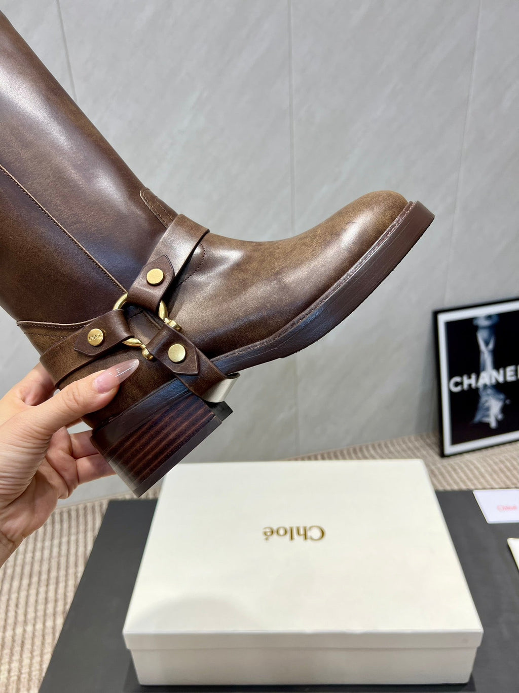 CHLOÉ 26S KNEE-HIGH BOOTS IN EARTH BROWN CALFSKIN
