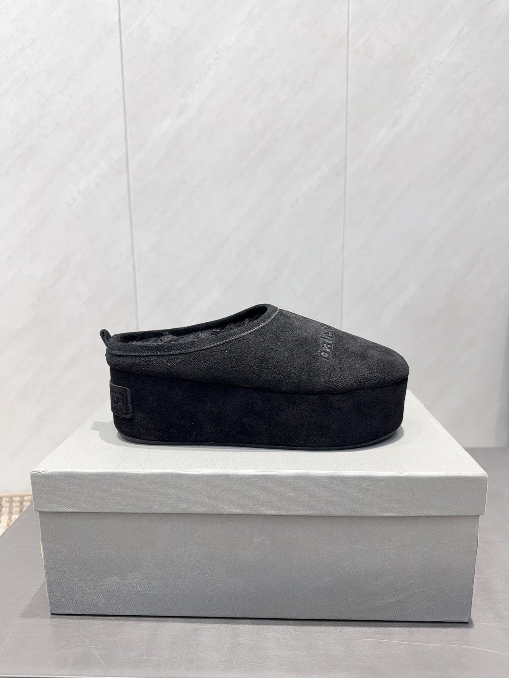 BALENCIAGA 25S AURALEE SLIP-ON 50 MM IN BLACK SUEDE STYLE 4